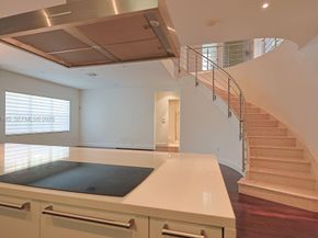 6853 NW 113th Pl, Doral FL 33178