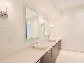 6853 NW 113th Pl, Doral FL 33178