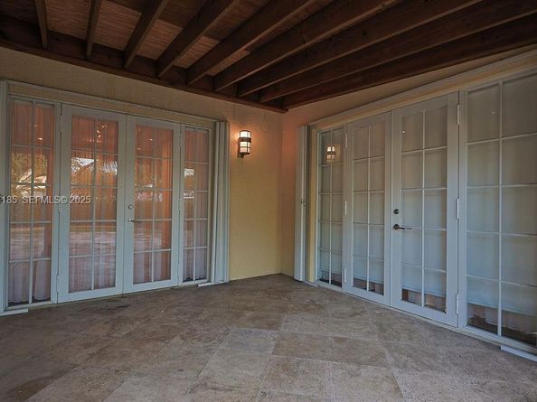 6853 NW 113th Pl, Doral FL 33178