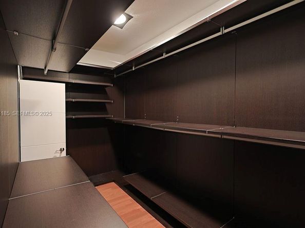 6853 NW 113th Pl, Doral FL 33178