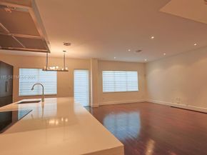 6853 NW 113th Pl, Doral FL 33178