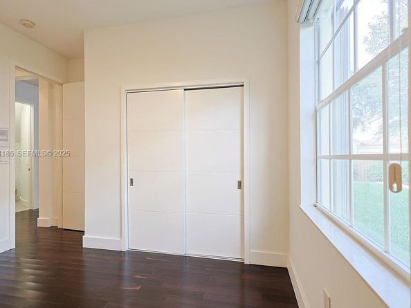 6853 NW 113th Pl, Doral FL 33178