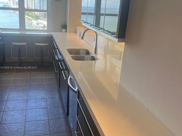 701 Brickell Key Blvd 1603, Miami FL 33131
