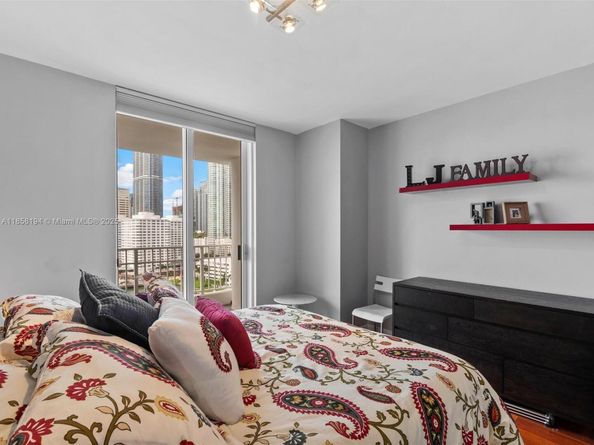 701 Brickell Key Blvd 1603, Miami FL 33131