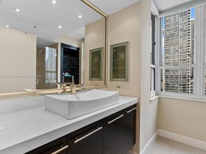 701 Brickell Key Blvd 1603, Miami FL 33131