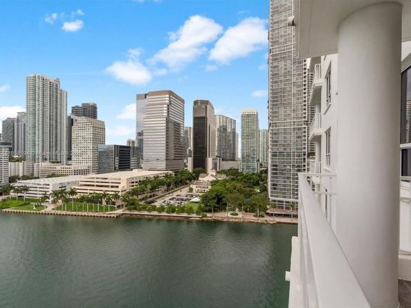 701 Brickell Key Blvd 1603, Miami FL 33131
