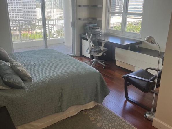 701 Brickell Key Blvd 1603, Miami FL 33131