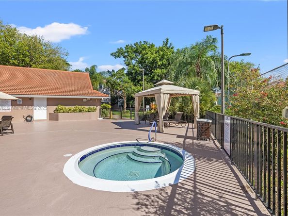 10105 W Sunrise Blvd 104, Plantation FL 33322