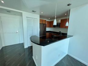 300 S Biscayne Blvd Loft 826, Miami FL 33131