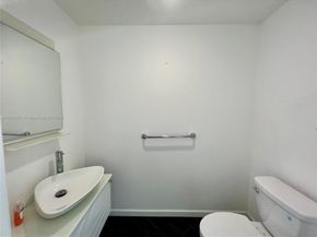 300 S Biscayne Blvd Loft 826, Miami FL 33131