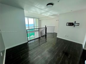 300 S Biscayne Blvd Loft 826, Miami FL 33131