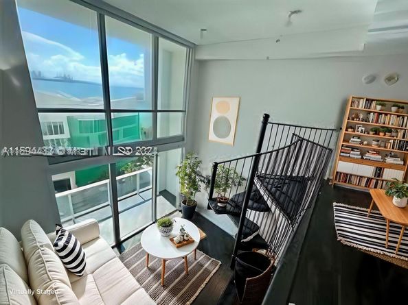 300 S Biscayne Blvd Loft 826, Miami FL 33131