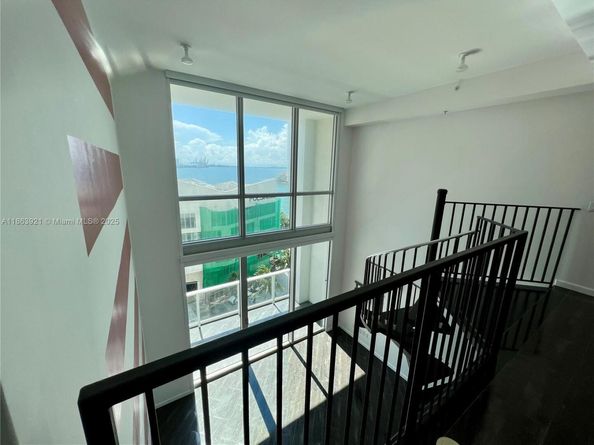 300 S Biscayne Blvd Loft 826, Miami FL 33131