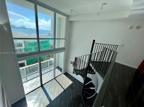 300 S Biscayne Blvd Loft 826, Miami FL 33131