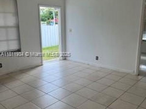 415 N 60th Way, Hollywood FL 33024