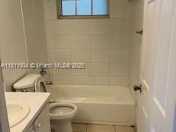 415 N 60th Way, Hollywood FL 33024