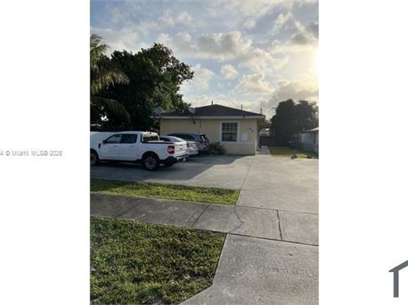 415 N 60th Way, Hollywood FL 33024
