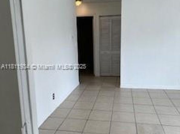 415 N 60th Way, Hollywood FL 33024