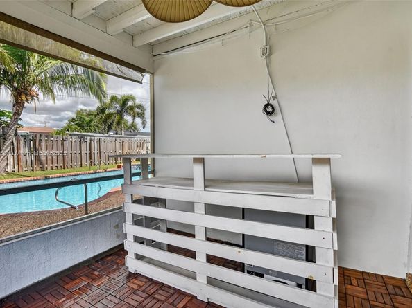 12311 NW 29th St, Sunrise FL 33323