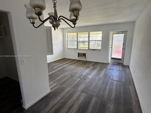 42 Sheffield B B, West Palm Beach FL 33417