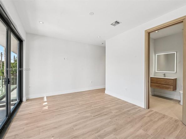 3163 Hibiscus St 3163, Miami FL 33133