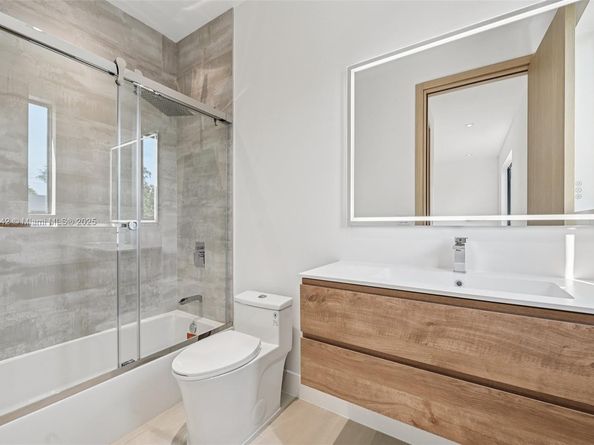 3163 Hibiscus St 3163, Miami FL 33133