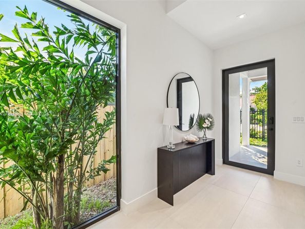 3163 Hibiscus St 3163, Miami FL 33133