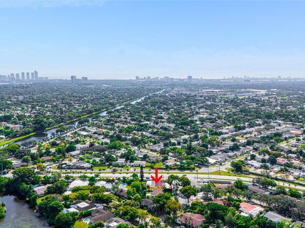 18151 NE 9th Ct, North Miami Beach FL 33162