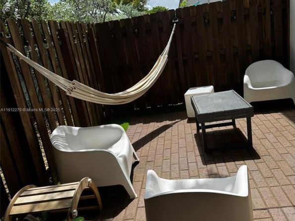 328 NE 208th Ter, Miami FL 33179