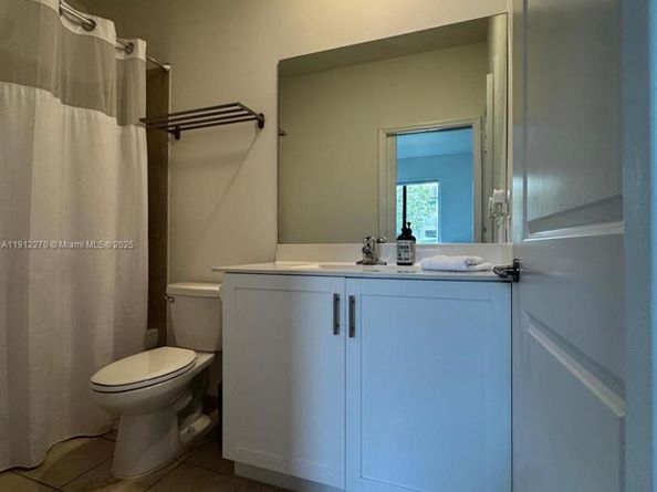 328 NE 208th Ter, Miami FL 33179