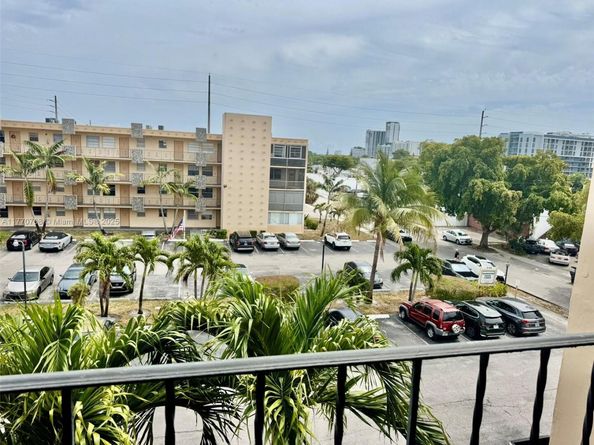 2145 Pierce St 403, Hollywood FL 33020