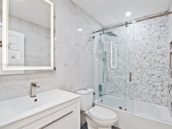 518 NW 130th Way, Pembroke Pines FL 33028