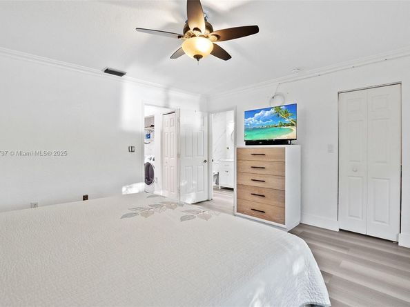 518 NW 130th Way, Pembroke Pines FL 33028
