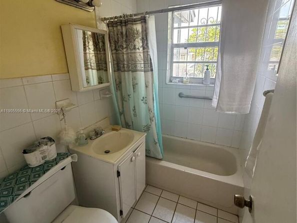 9100 Broad Manor Rd, Miami FL 33147