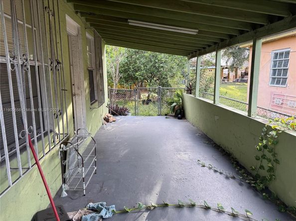 9100 Broad Manor Rd, Miami FL 33147