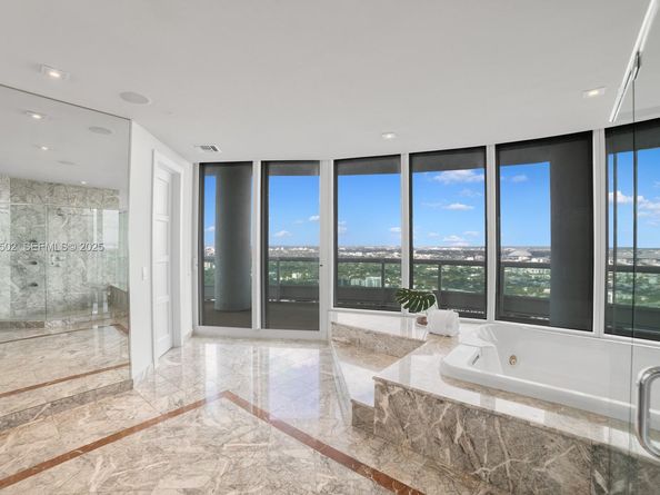 1643 Brickell Ave 4902, Miami FL 33129