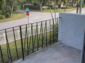 1090 NE 129th St 205, North Miami FL 33161