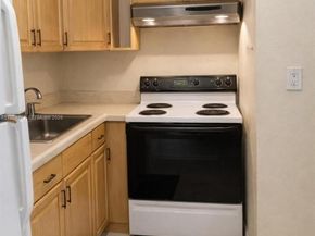 1090 NE 129th St 205, North Miami FL 33161
