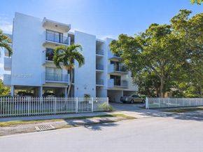 1090 NE 129th St 205, North Miami FL 33161