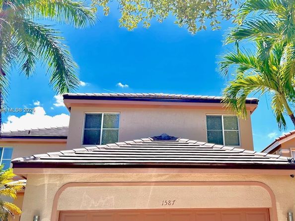 1587 Winterberry Ln, Weston FL 33327