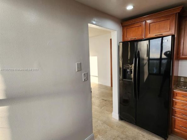 780 NE 69th St 1810, Miami FL 33138