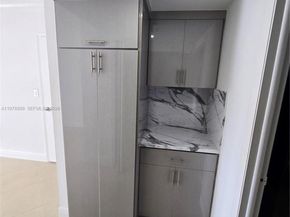 3850 Washington St 816, Hollywood FL 33021