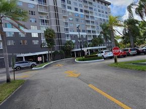 3850 Washington St 816, Hollywood FL 33021