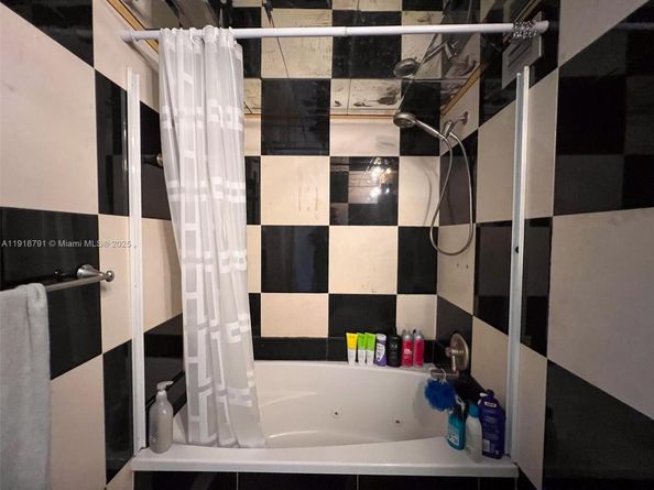 701 Three Islands Blvd 506, Hallandale Beach FL 33009