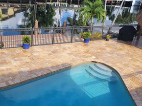 624 Palm Dr, Hallandale Beach FL 33009