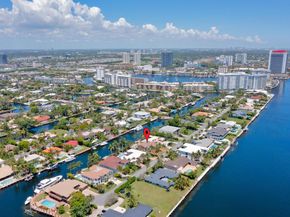 624 Palm Dr, Hallandale Beach FL 33009