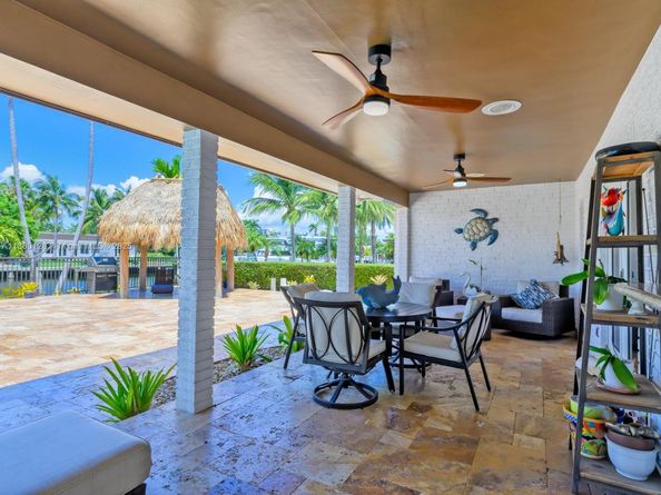 624 Palm Dr, Hallandale Beach FL 33009