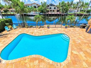 624 Palm Dr, Hallandale Beach FL 33009