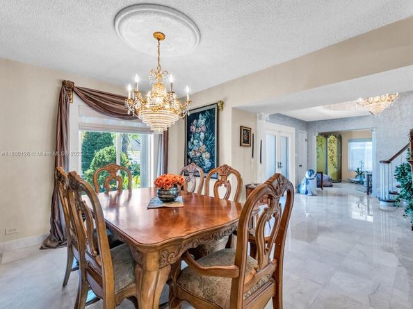 624 Palm Dr, Hallandale Beach FL 33009