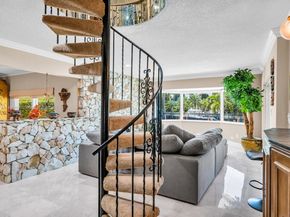 624 Palm Dr, Hallandale Beach FL 33009